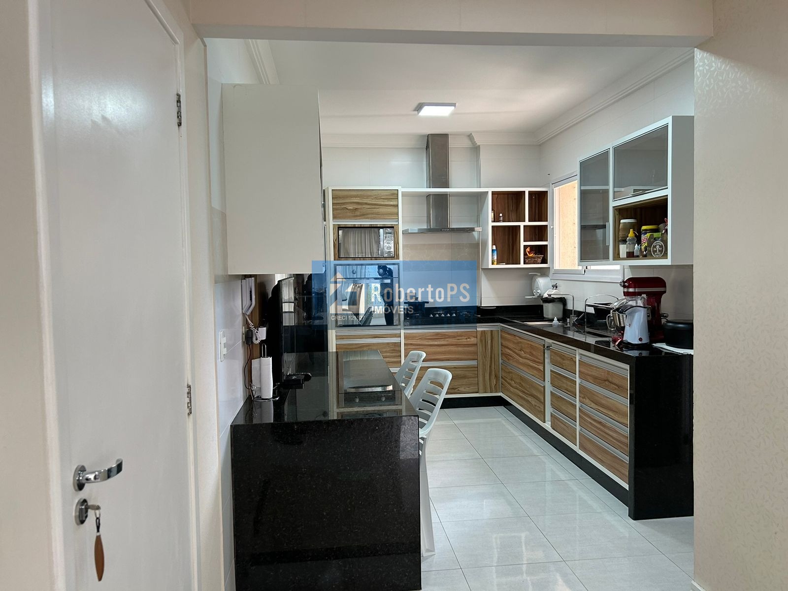 Lindo apartamento com três suítes no Jardim das Indústrias.