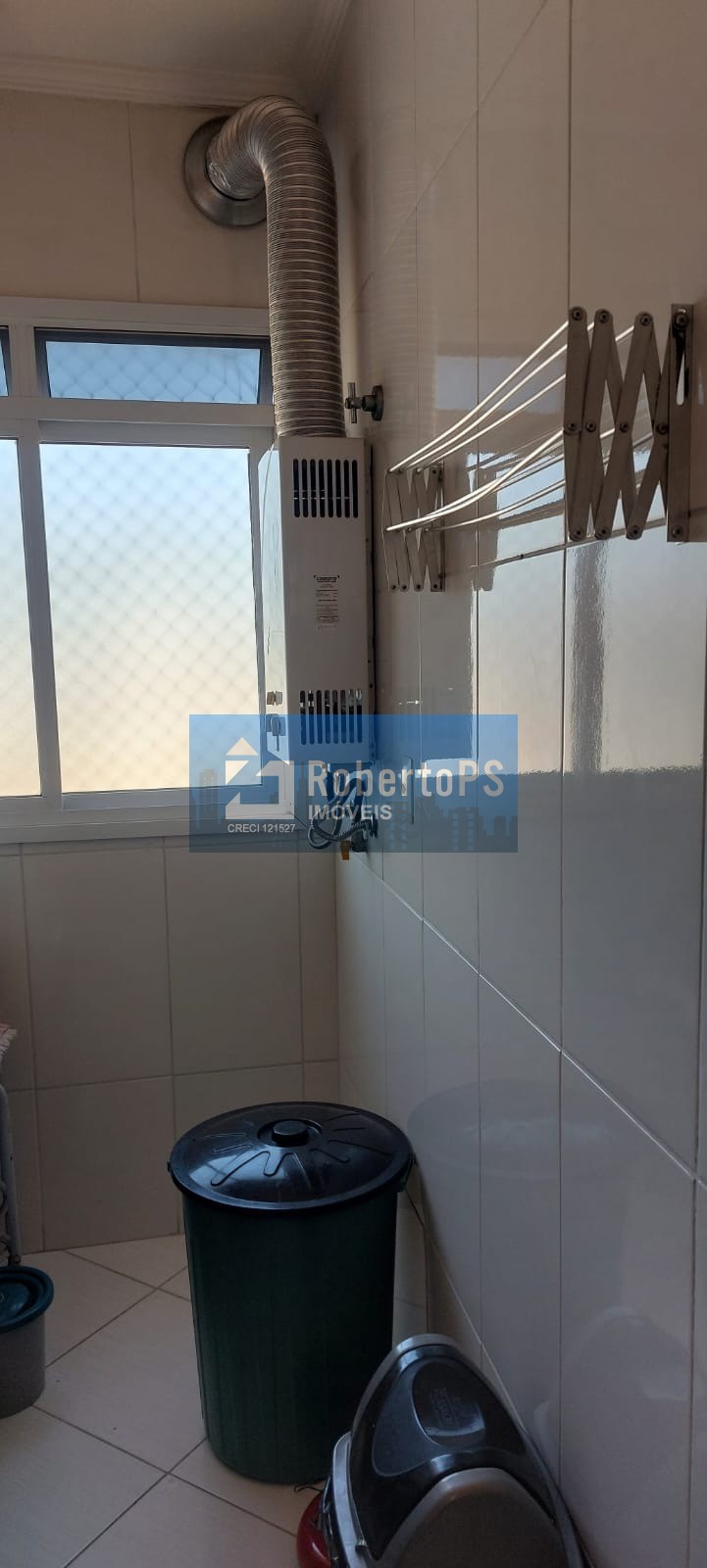 Lindo apartamento com 2 dormitórios e uma suíte no Jardim das indústrias