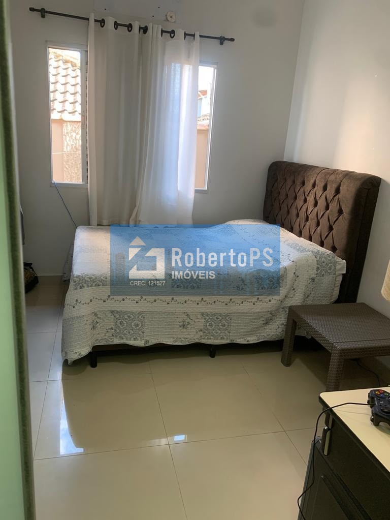 Linda casa com 4 dormitórios, 3 suítes e piscina no Urbanova.
