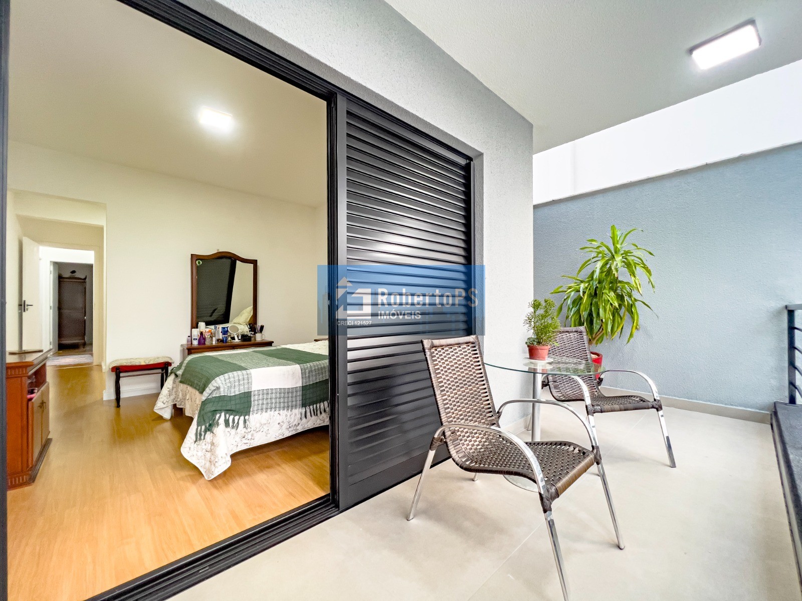 Conheça essa incrível casa em condomínio à venda em Jacareí-SP, no Jardim Residencial Golden Park: 3 quartos, 1 suíte, 2 salas, 3 banheiros, 1 vaga de garagem e 212,00 m² de área!