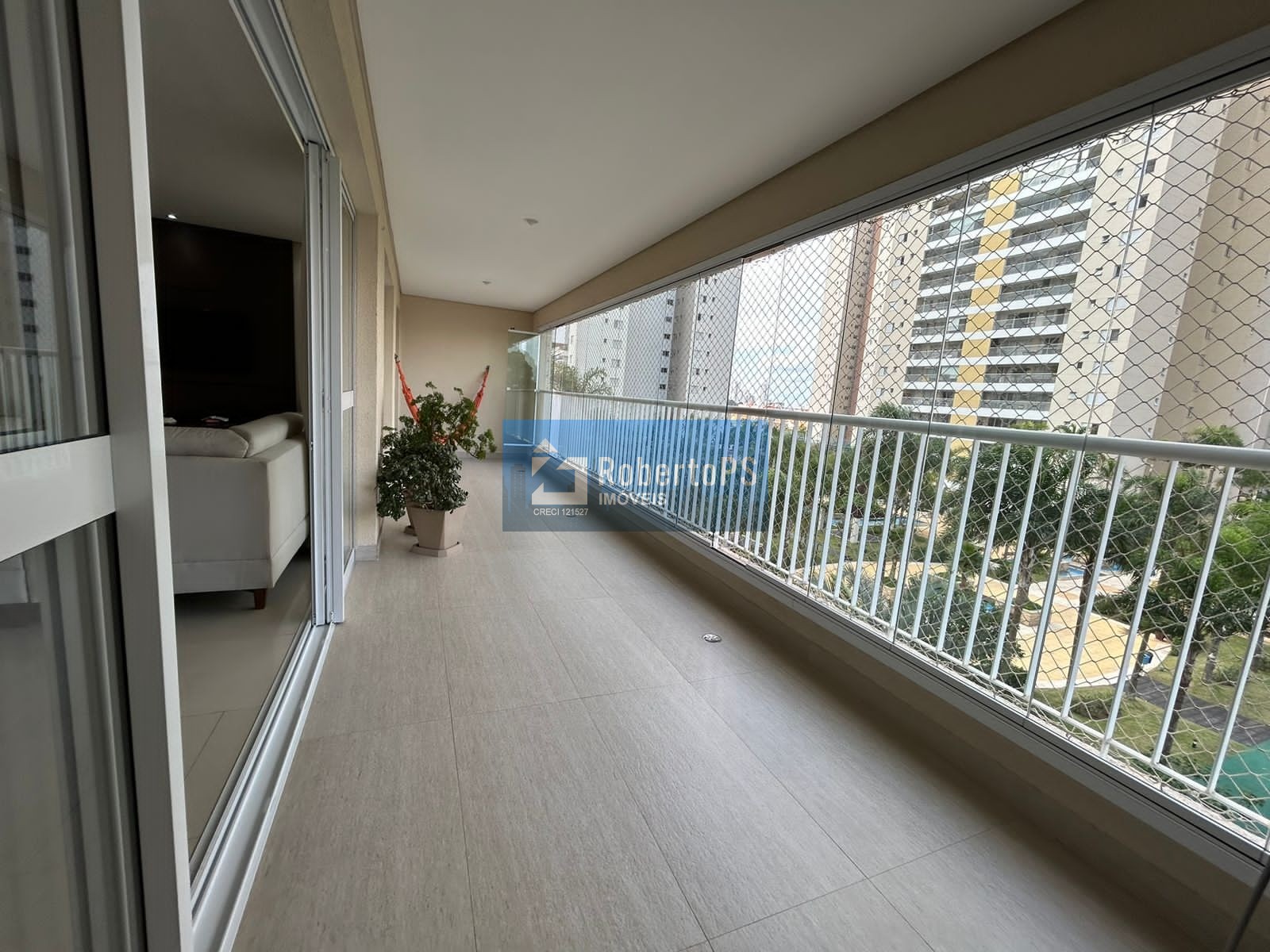 Lindo apartamento com três suítes no Jardim das Indústrias.