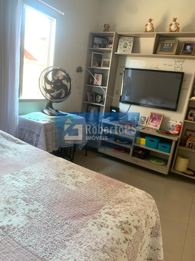 Linda casa com 4 dormitórios, 3 suítes e piscina no Urbanova.