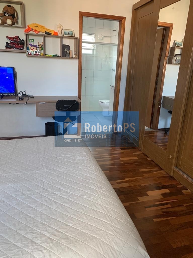 Linda casa com 4 dormitórios, 3 suítes e piscina no Urbanova.