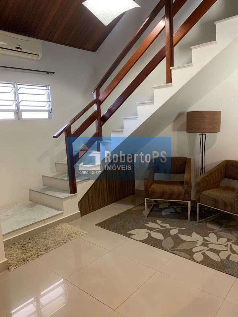 Linda casa com 4 dormitórios, 3 suítes e piscina no Urbanova.