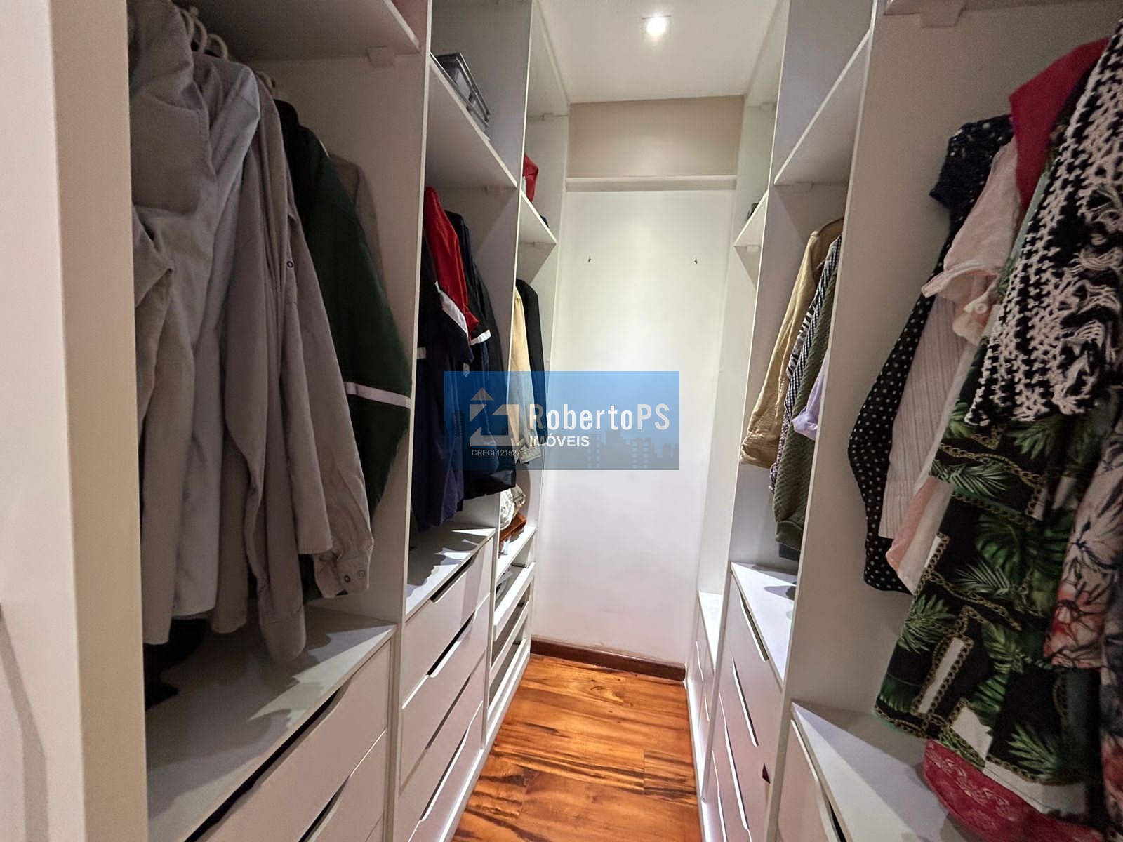 Lindo apartamento com três suítes no Jardim das Indústrias.