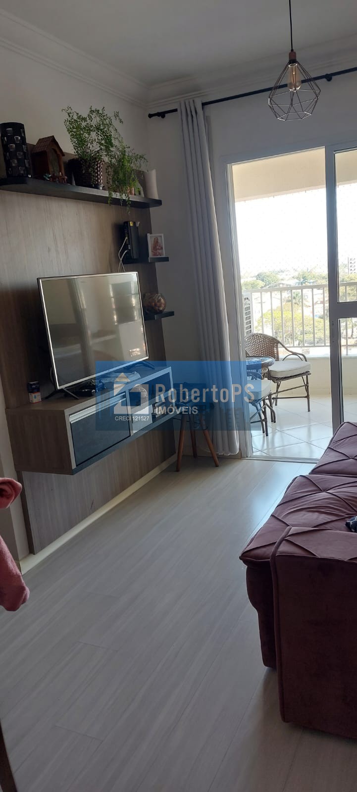 Lindo apartamento com 2 dormitórios e uma suíte no Jardim das indústrias