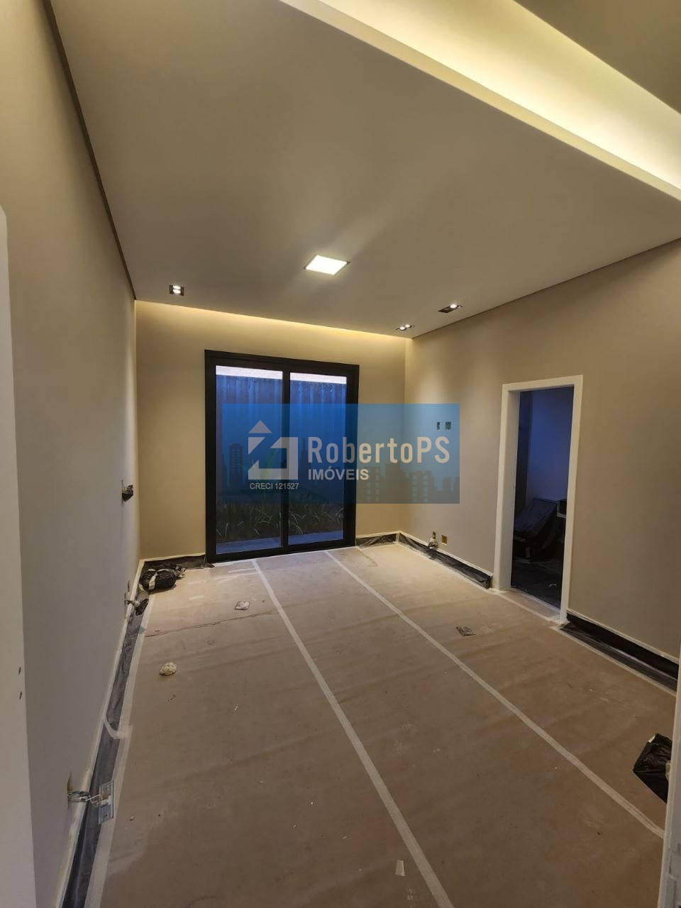 Linda casa à venda no Urbanova com 4 suítes e piscina. Casa muito ampla e aconchegante.