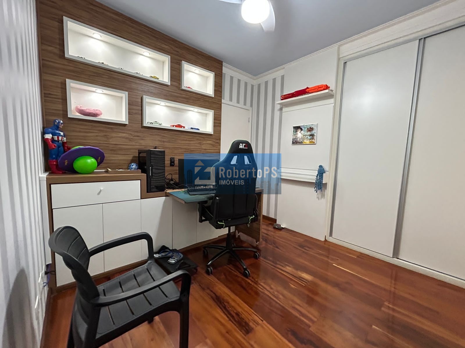 Lindo apartamento com três suítes no Jardim das Indústrias.