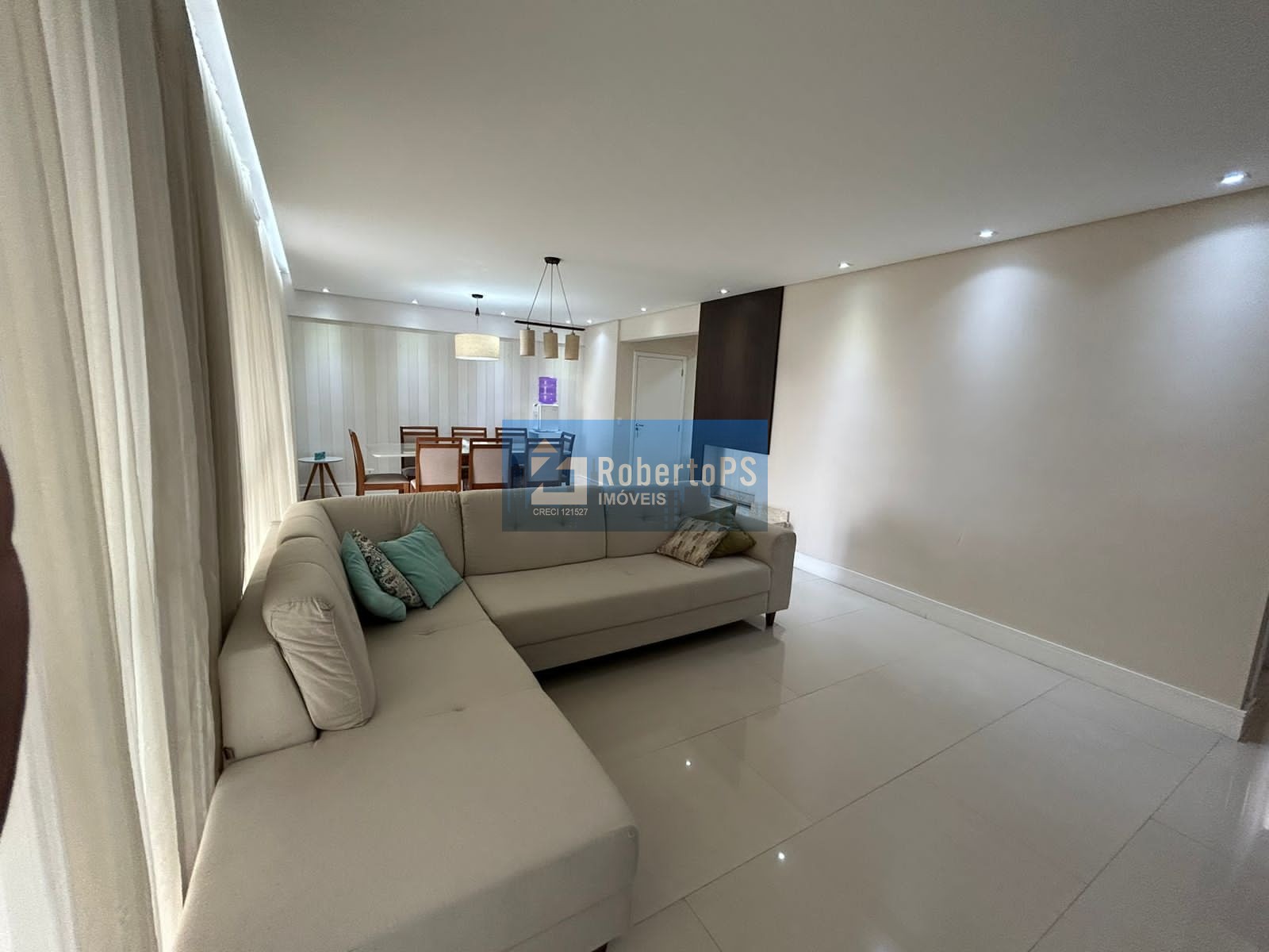 Lindo apartamento com três suítes no Jardim das Indústrias.