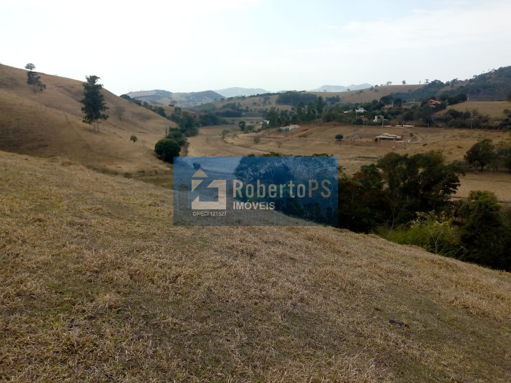 Excelente fazenda para pecuária em Cambuí - MG próxima ao Estado de São Paulo a 1 Km da Rodovia Fernão Dias