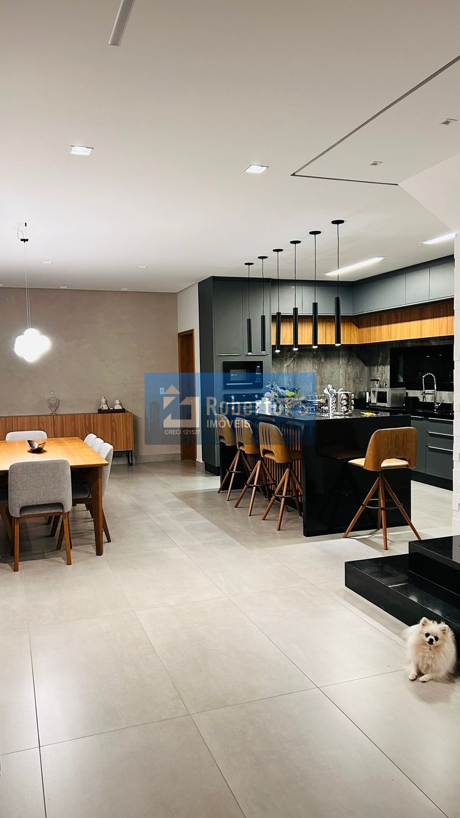 Casa maravilhosa com 4 suítes, com piscina aquecida e espaço gourmet no Urbanova.