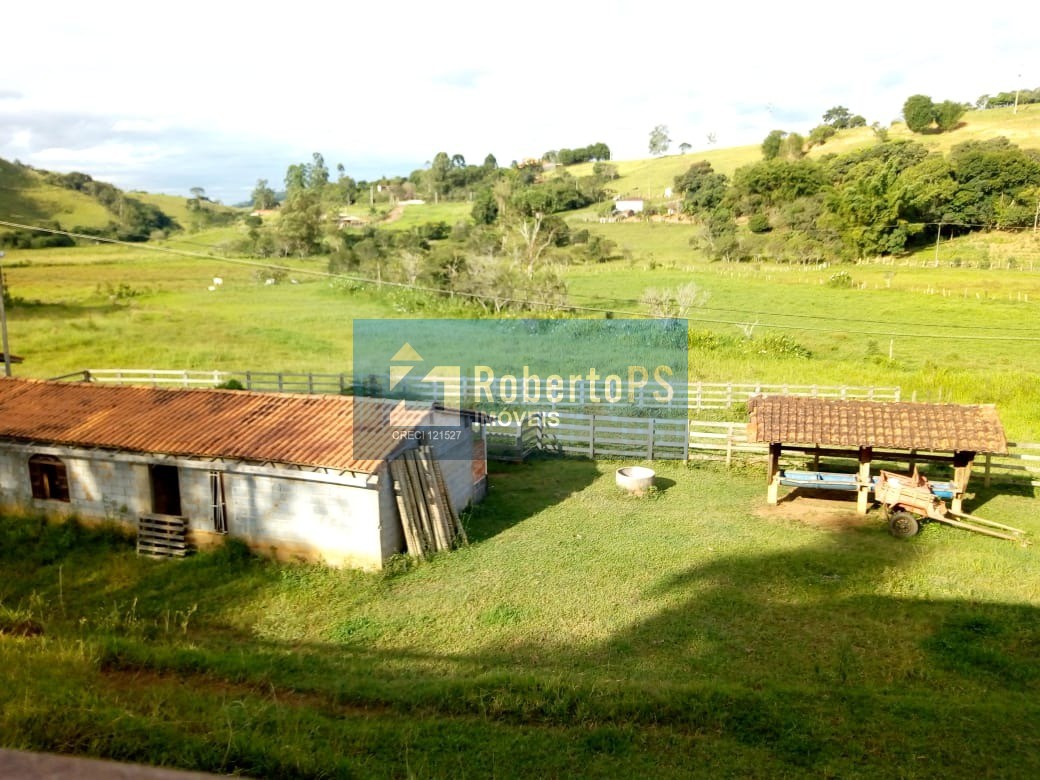 Excelente fazenda para pecuária em Cambuí - MG próxima ao Estado de São Paulo a 1 Km da Rodovia Fernão Dias