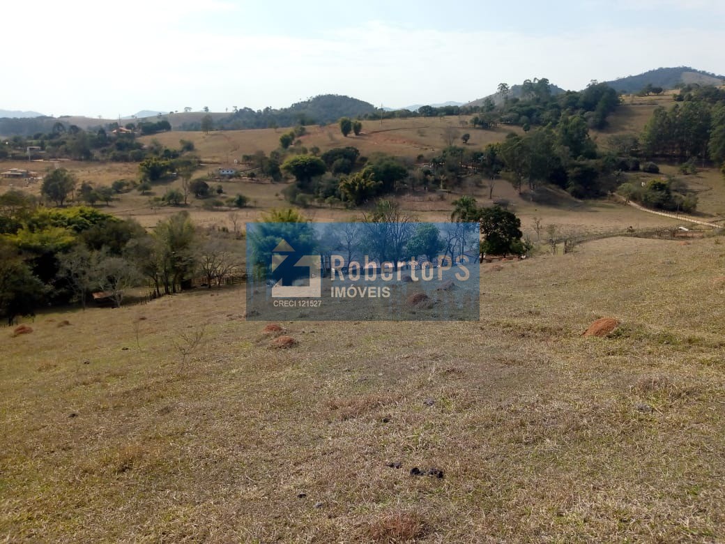 Excelente fazenda para pecuária em Cambuí - MG próxima ao Estado de São Paulo a 1 Km da Rodovia Fernão Dias