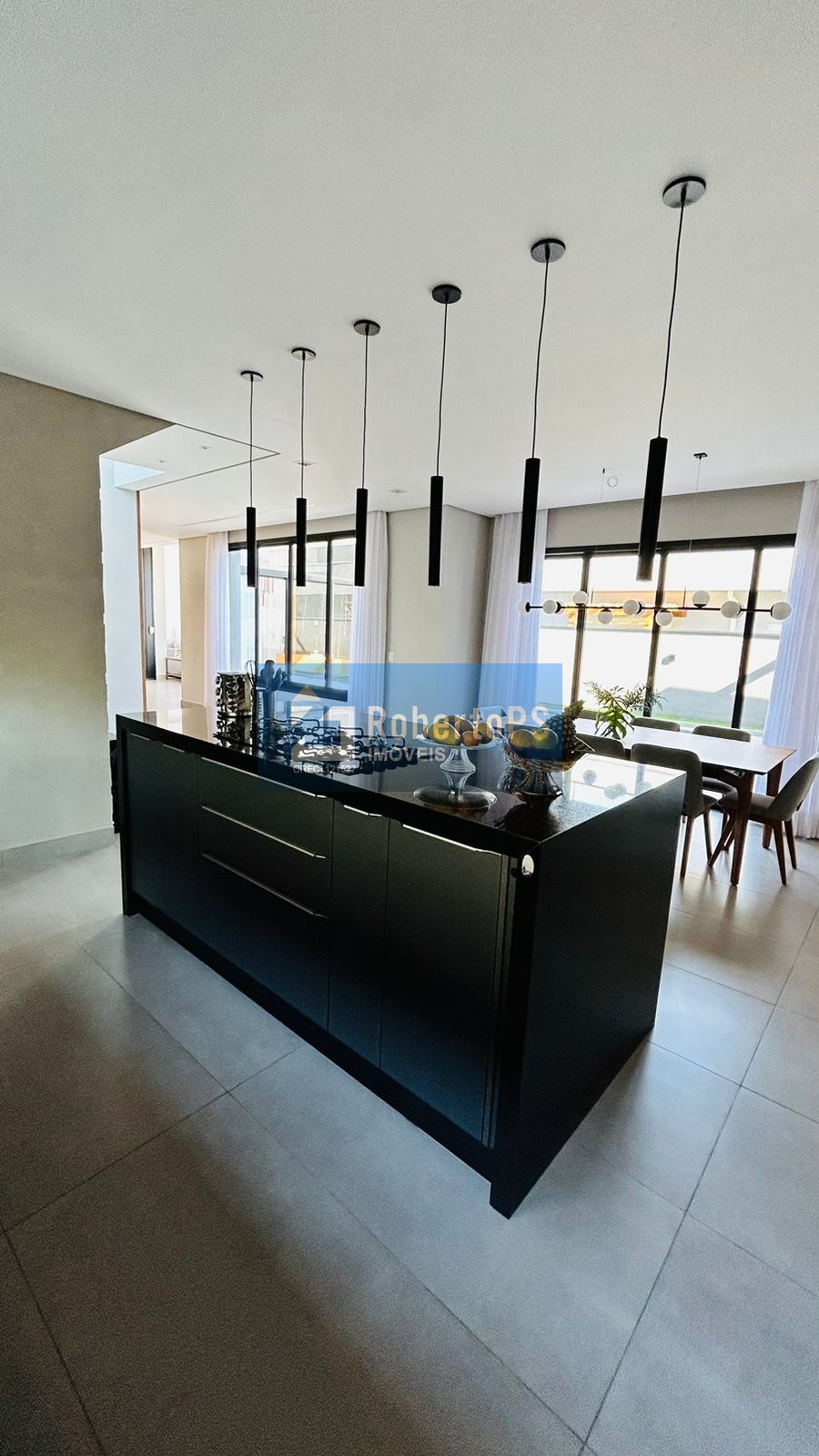 Casa maravilhosa com 4 suítes, com piscina aquecida e espaço gourmet no Urbanova.