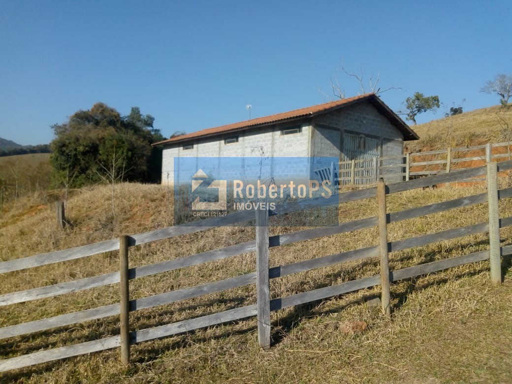 Excelente fazenda para pecuária em Cambuí - MG próxima ao Estado de São Paulo a 1 Km da Rodovia Fernão Dias