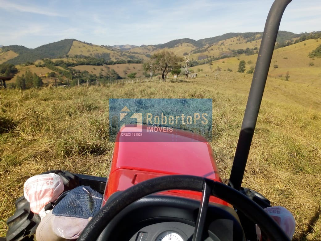 Excelente fazenda para pecuária em Cambuí - MG próxima ao Estado de São Paulo a 1 Km da Rodovia Fernão Dias