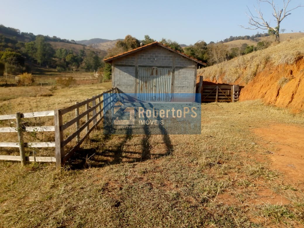 Excelente fazenda para pecuária em Cambuí - MG próxima ao Estado de São Paulo a 1 Km da Rodovia Fernão Dias
