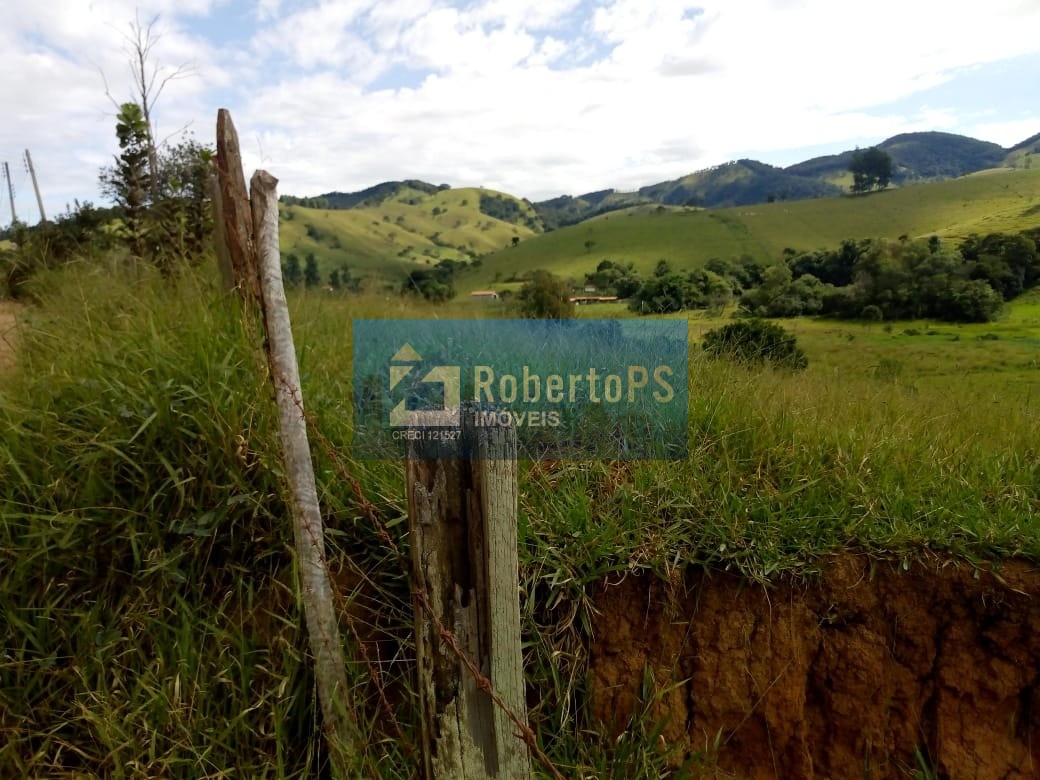 Excelente fazenda para pecuária em Cambuí - MG próxima ao Estado de São Paulo a 1 Km da Rodovia Fernão Dias