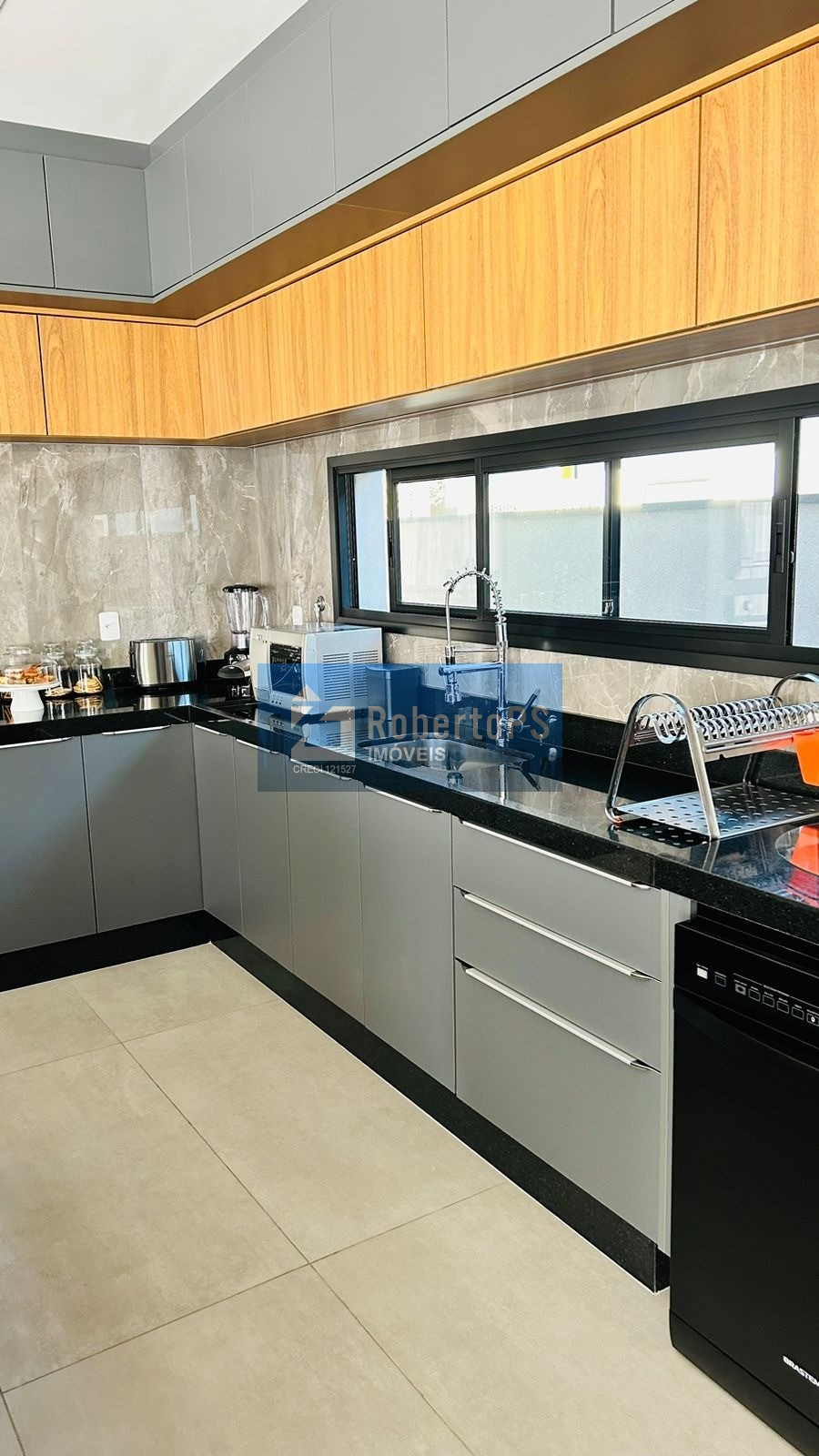 Casa maravilhosa com 4 suítes, com piscina aquecida e espaço gourmet no Urbanova.