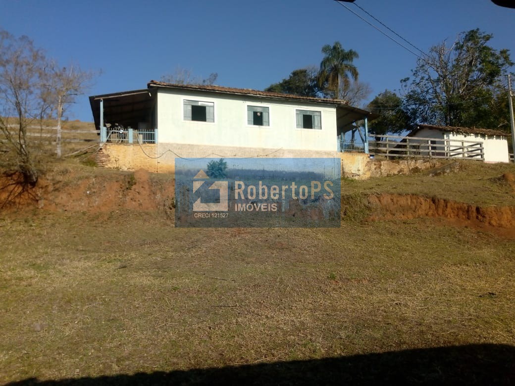 Excelente fazenda para pecuária em Cambuí - MG próxima ao Estado de São Paulo a 1 Km da Rodovia Fernão Dias