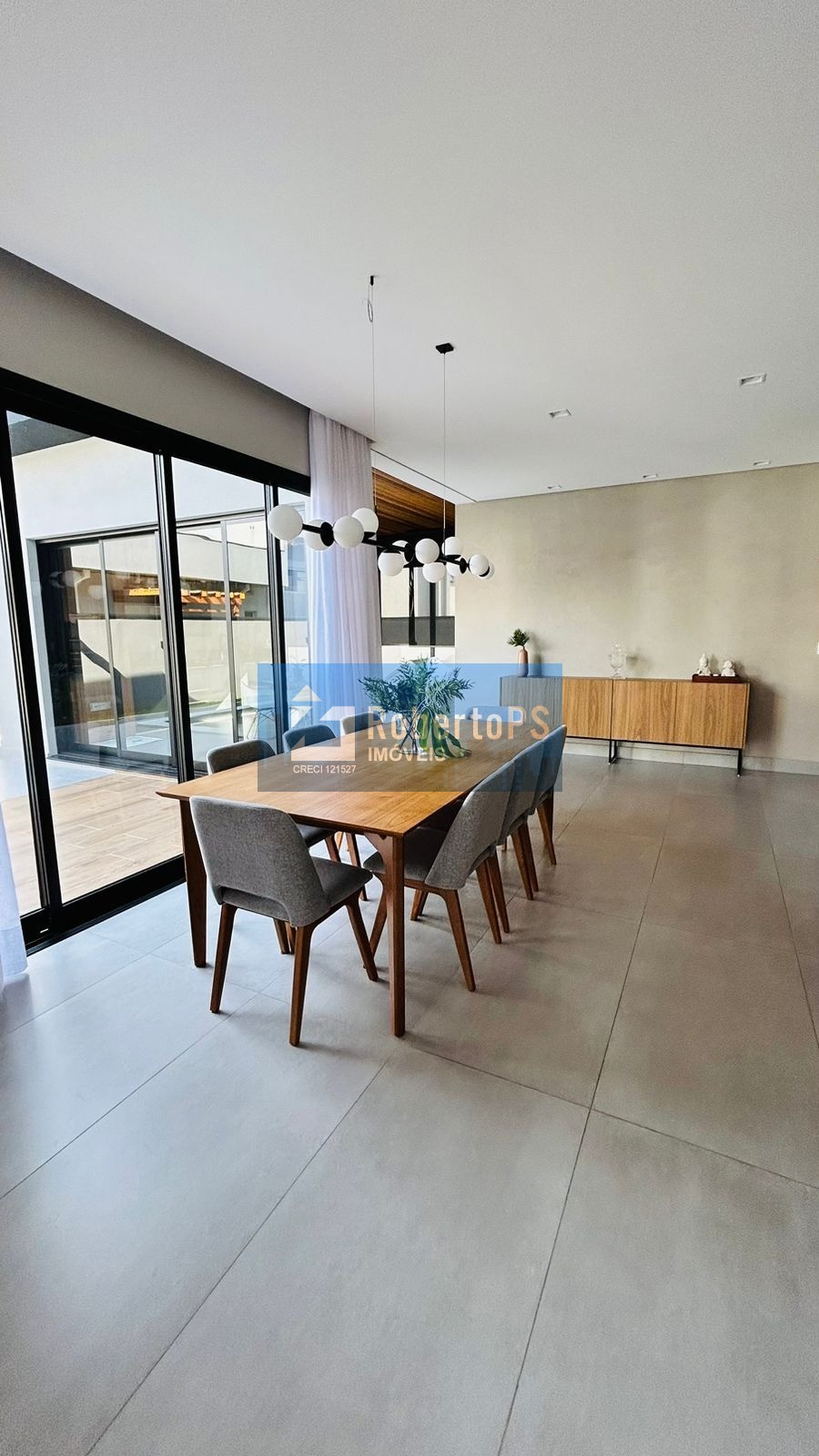 Casa maravilhosa com 4 suítes, com piscina aquecida e espaço gourmet no Urbanova.