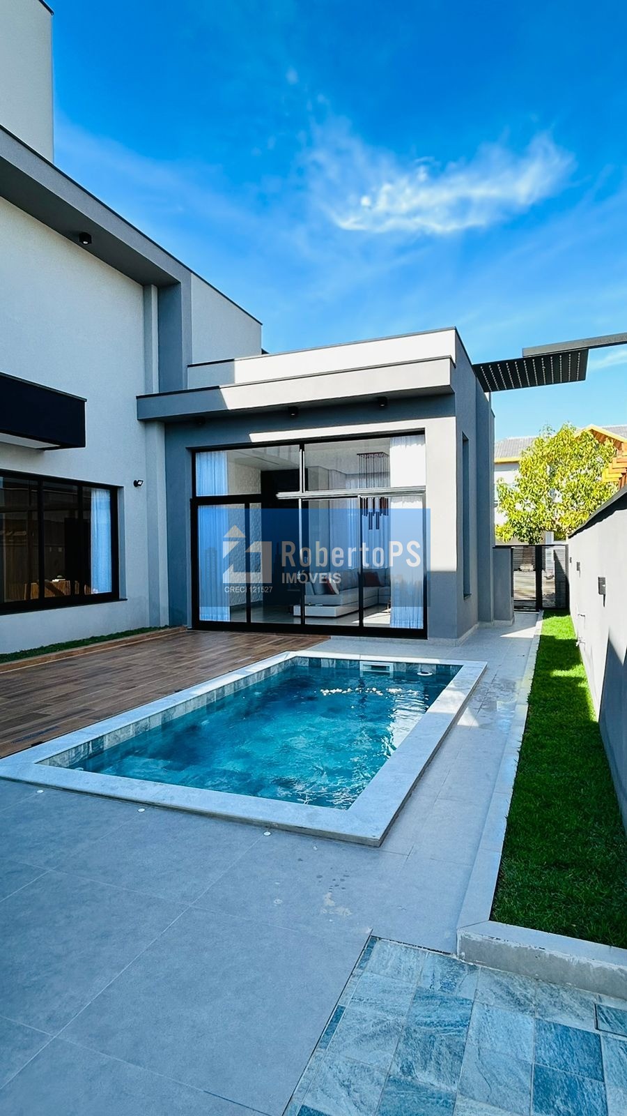 Casa maravilhosa com 4 suítes, com piscina aquecida e espaço gourmet no Urbanova.
