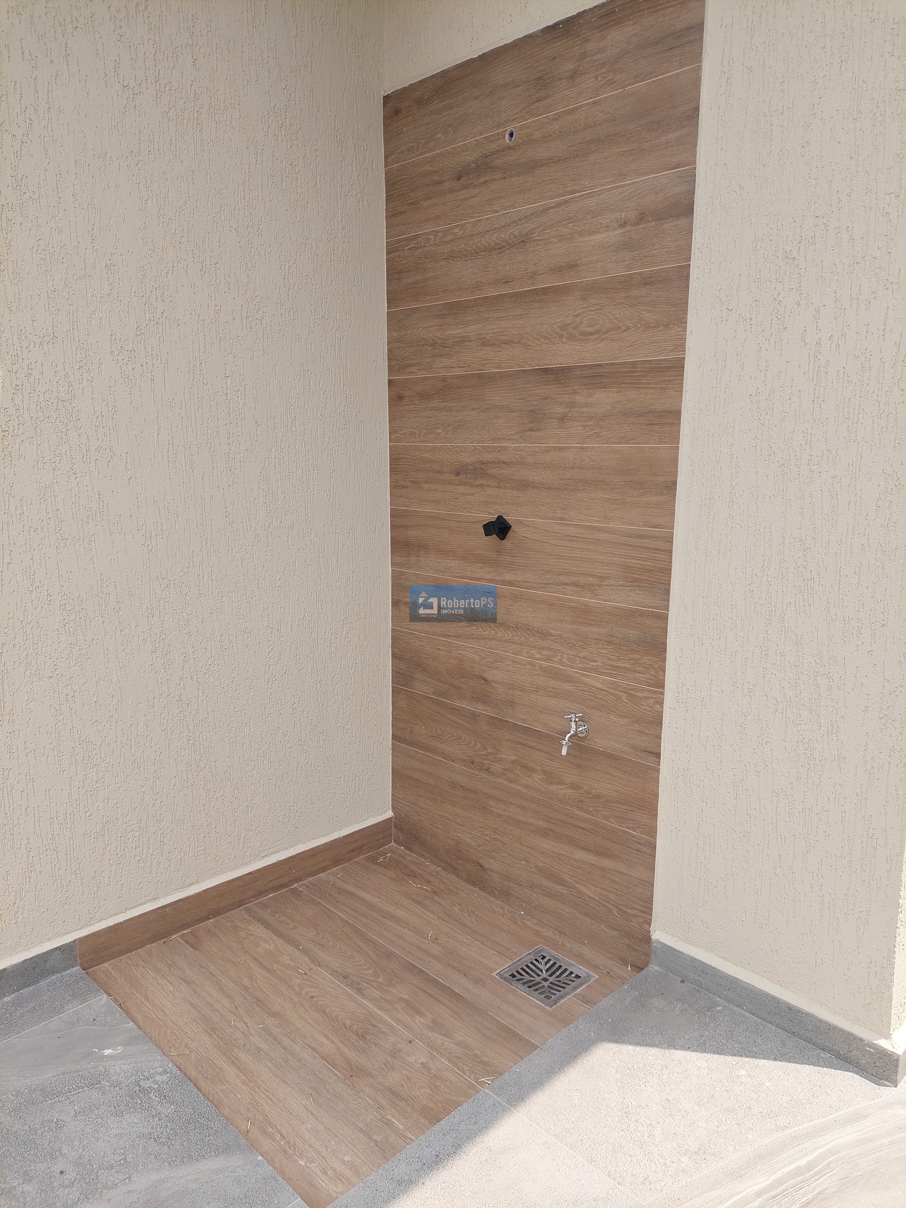 Maravilhosa casa para permuta no condomínio fechado Terras do Vale com total segurança e recém construída