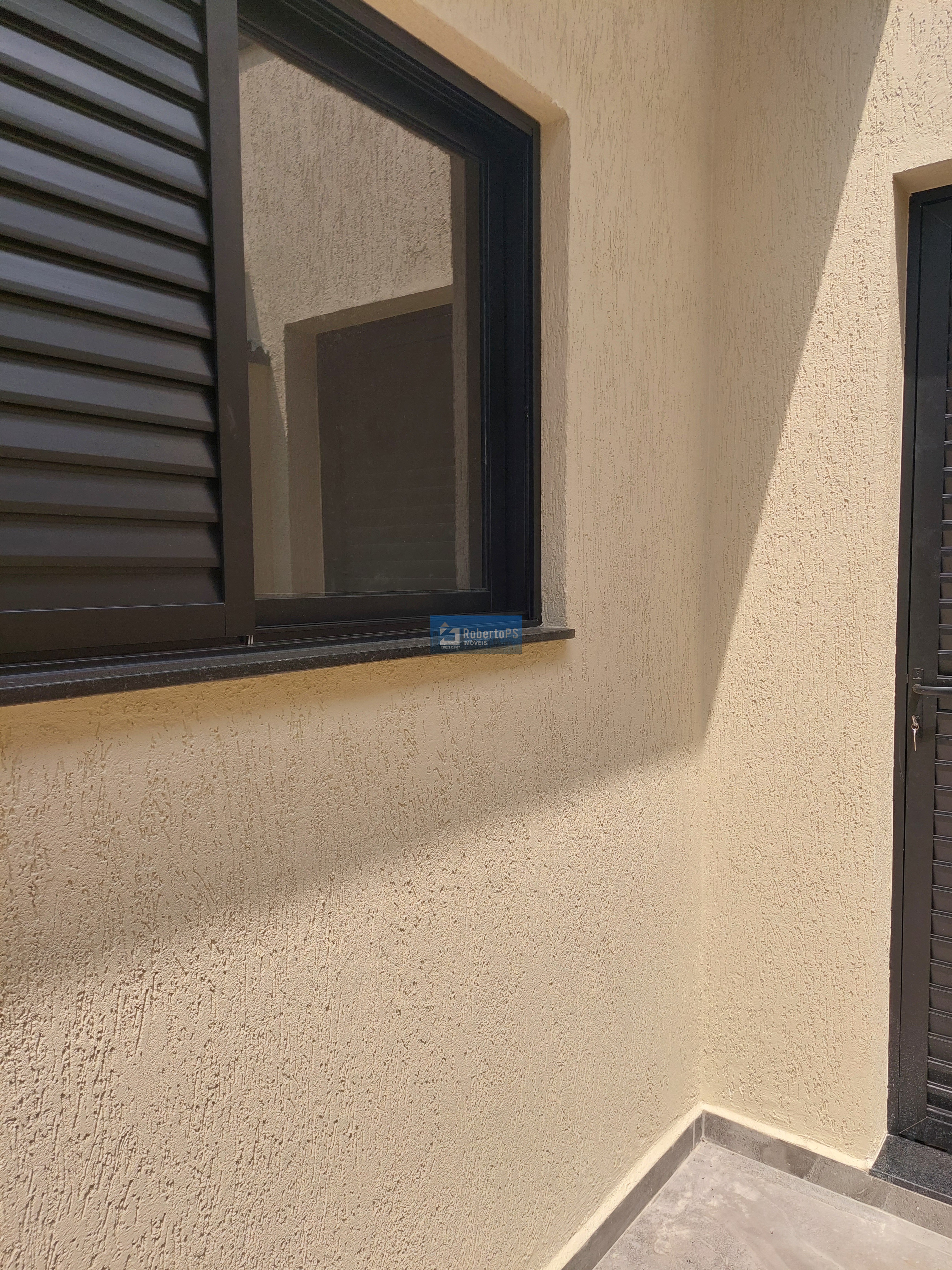 Maravilhosa casa para permuta no condomínio fechado Terras do Vale com total segurança e recém construída