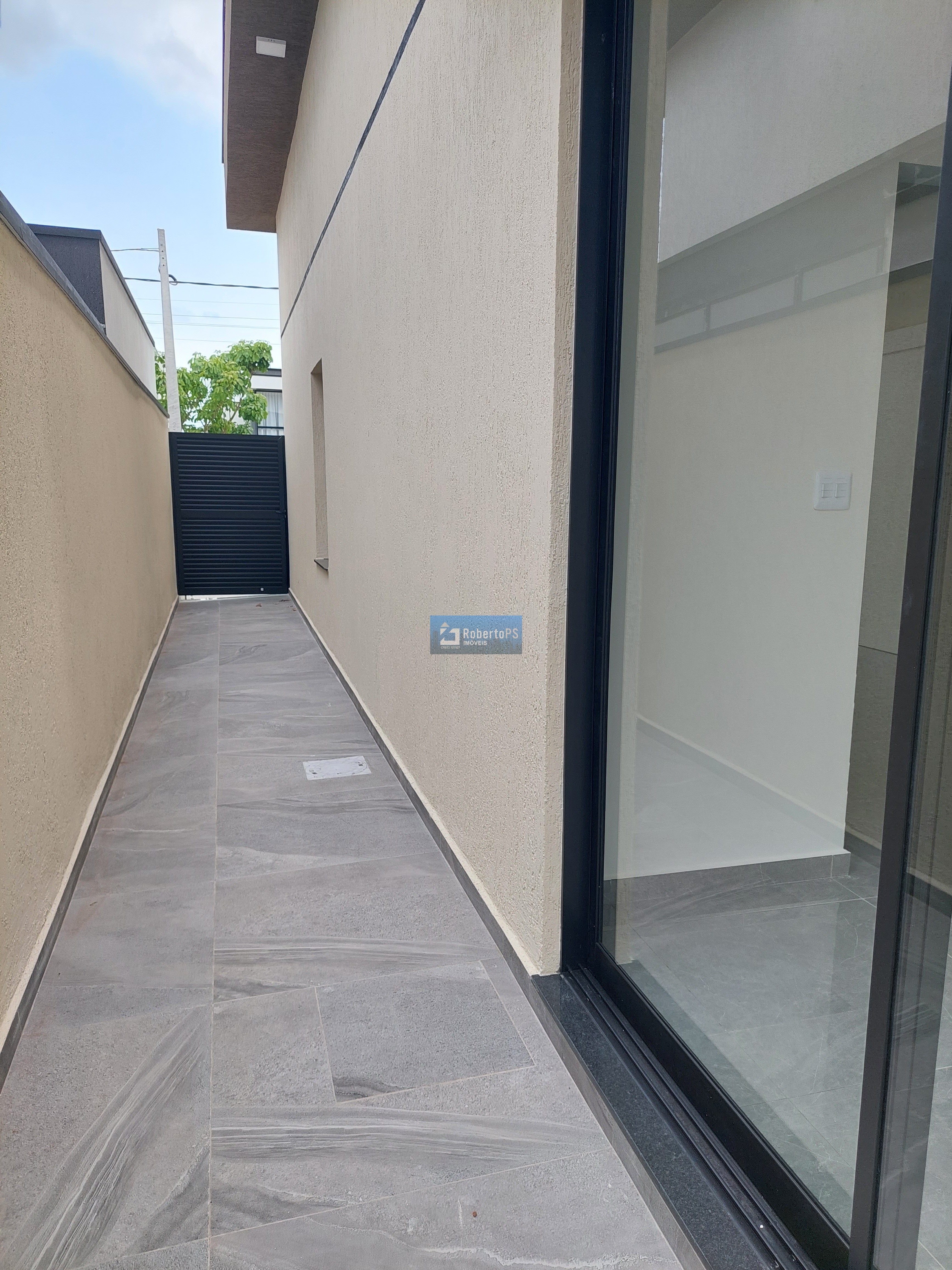 Maravilhosa casa para permuta no condomínio fechado Terras do Vale com total segurança e recém construída