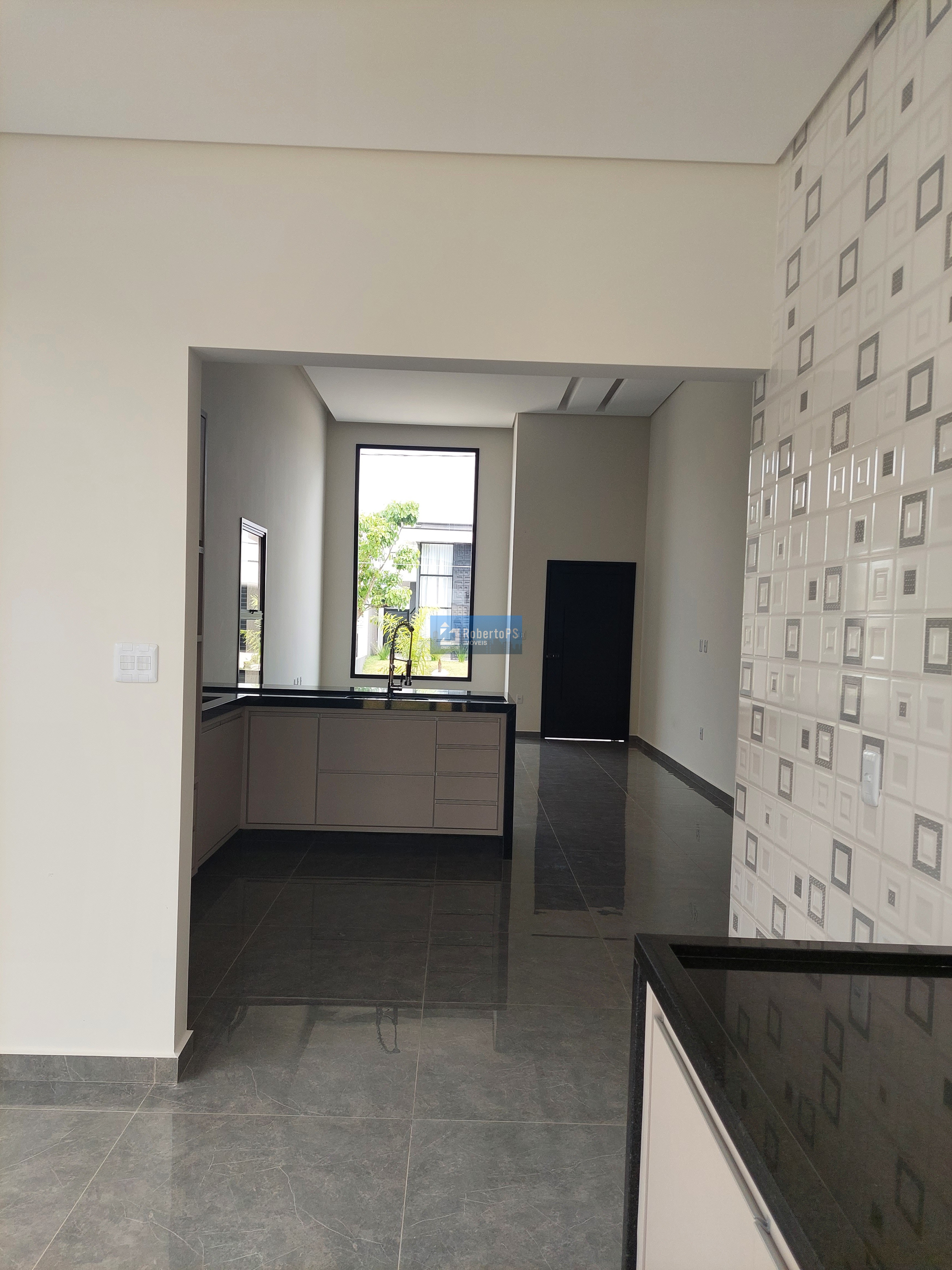 Maravilhosa casa para permuta no condomínio fechado Terras do Vale com total segurança e recém construída