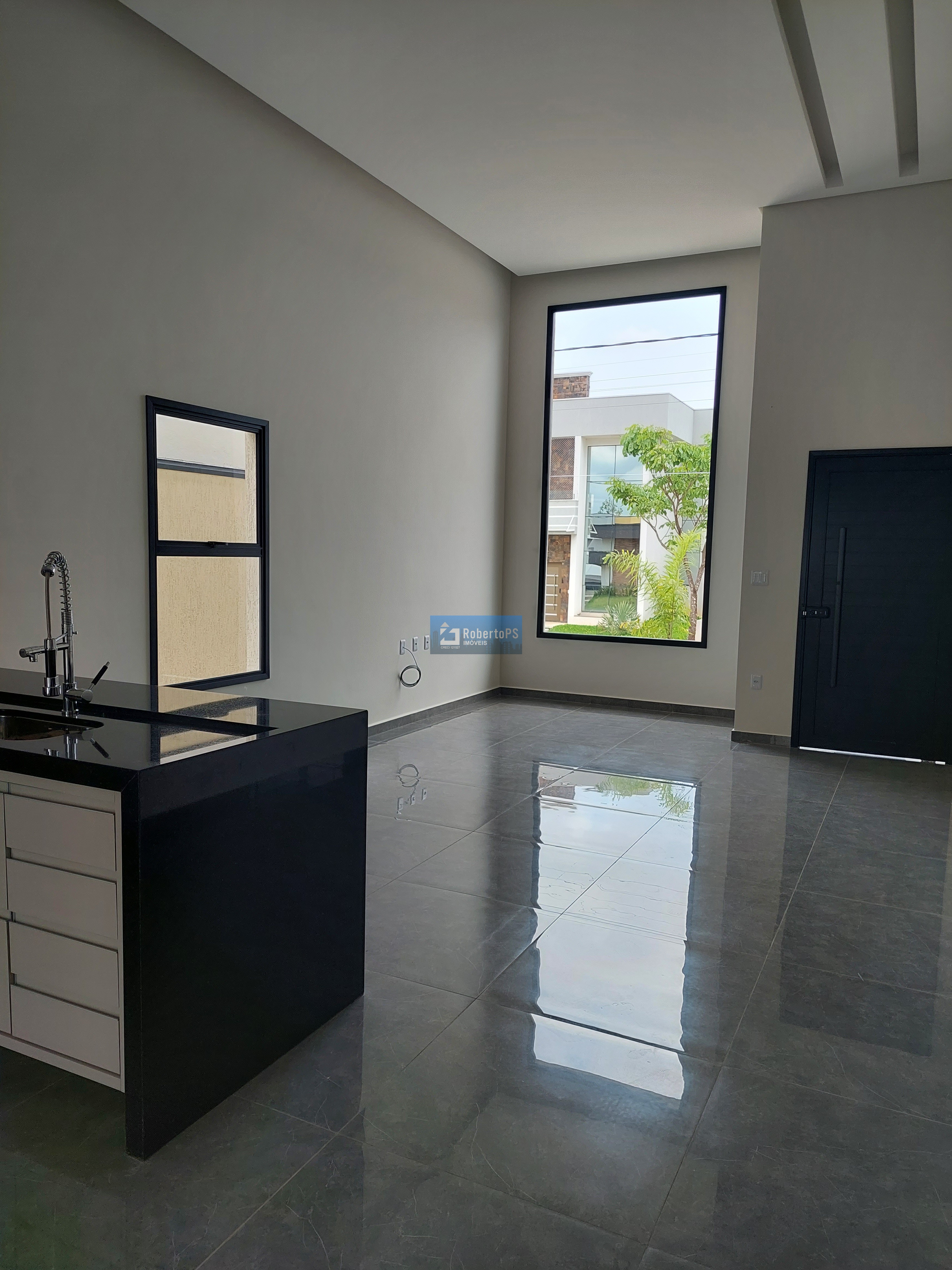 Maravilhosa casa para permuta no condomínio fechado Terras do Vale com total segurança e recém construída