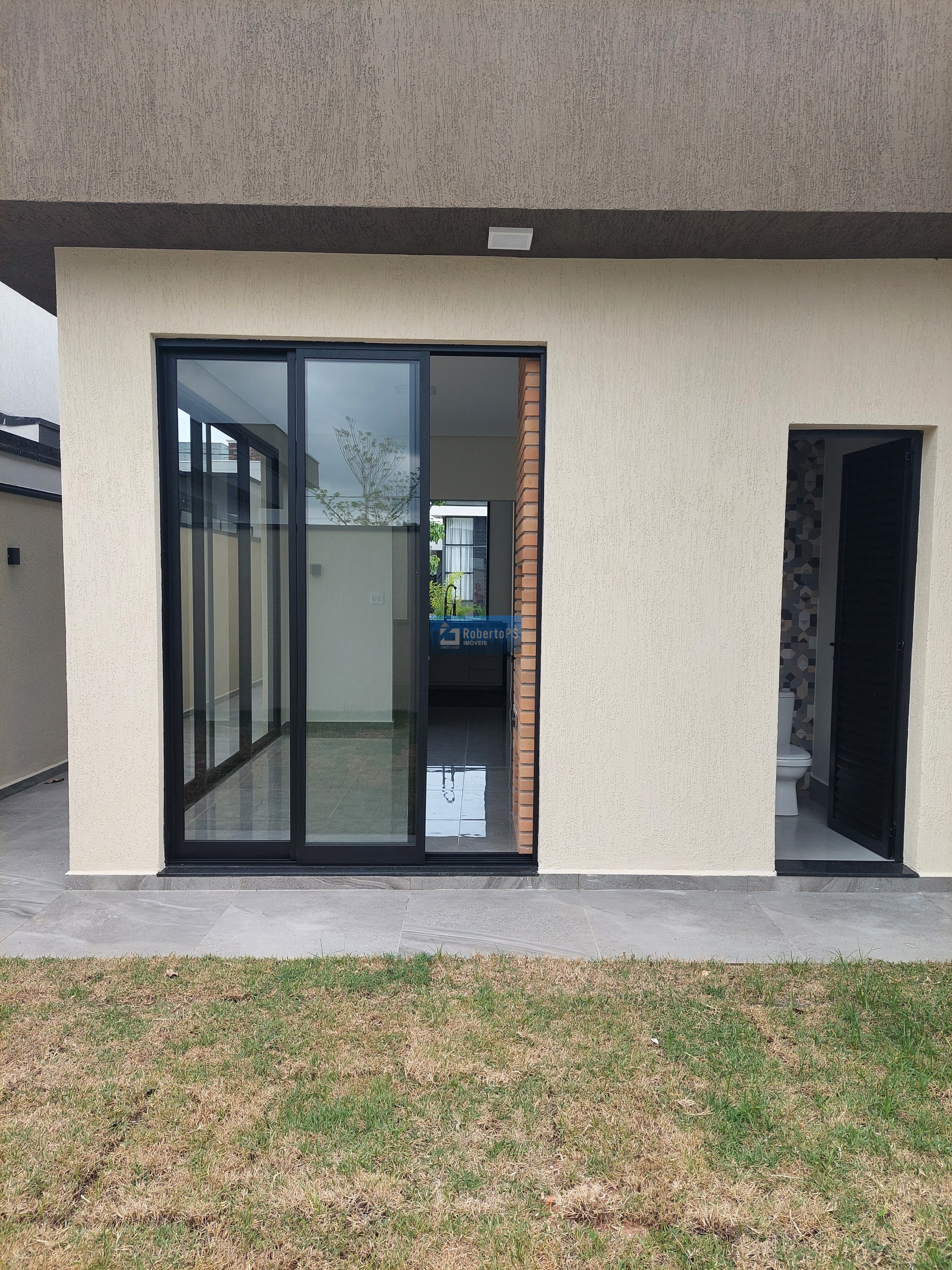 Maravilhosa casa para permuta no condomínio fechado Terras do Vale com total segurança e recém construída