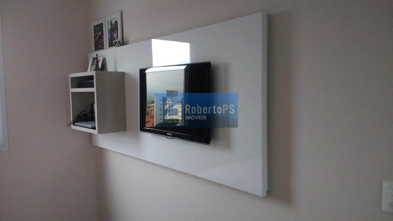 Lindo apartamento com 2 dormitórios e closet no Jardim das Indústrias.