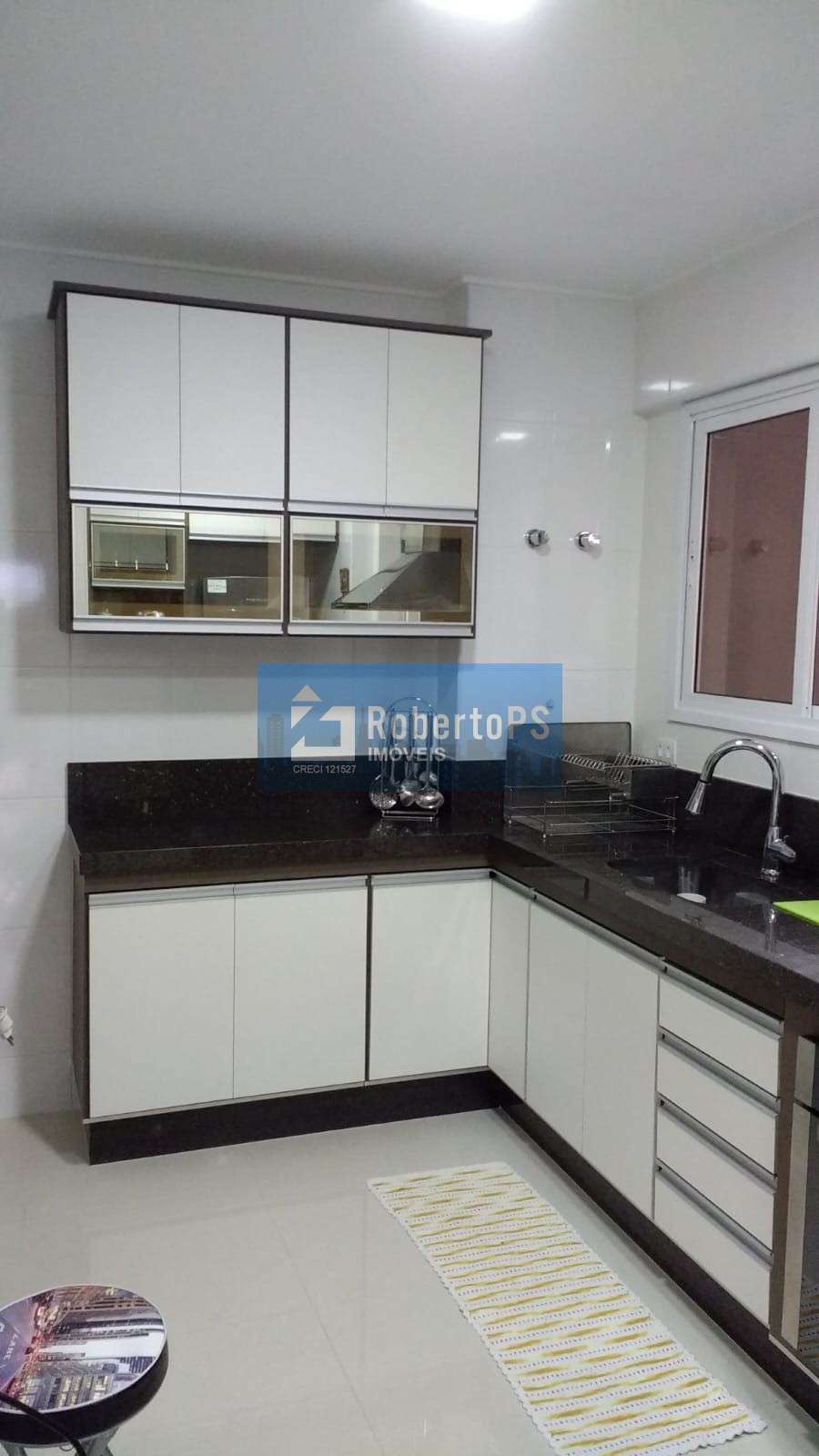 Lindo apartamento com 2 dormitórios e closet no Jardim das Indústrias.