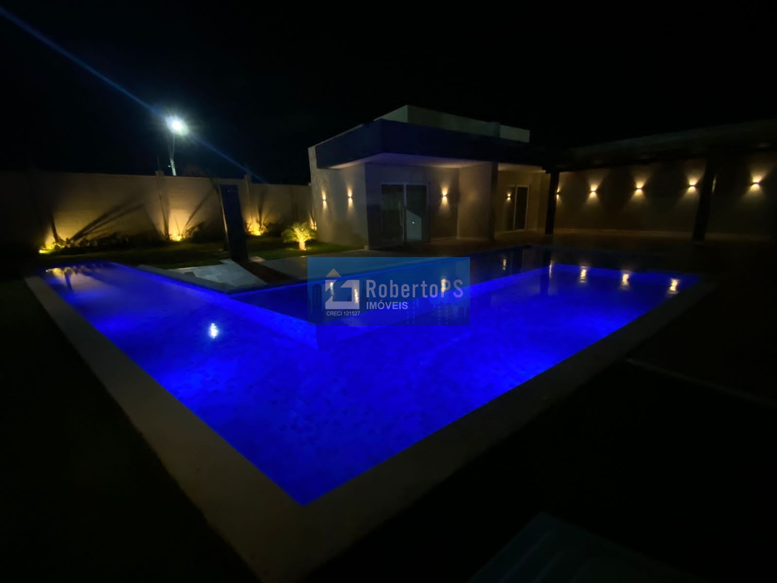 Imperdível oportunidade! casa em condomínio de luxo com 5 qu