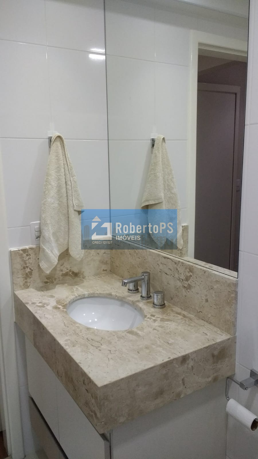 Lindo apartamento com 2 dormitórios e closet no Jardim das Indústrias.