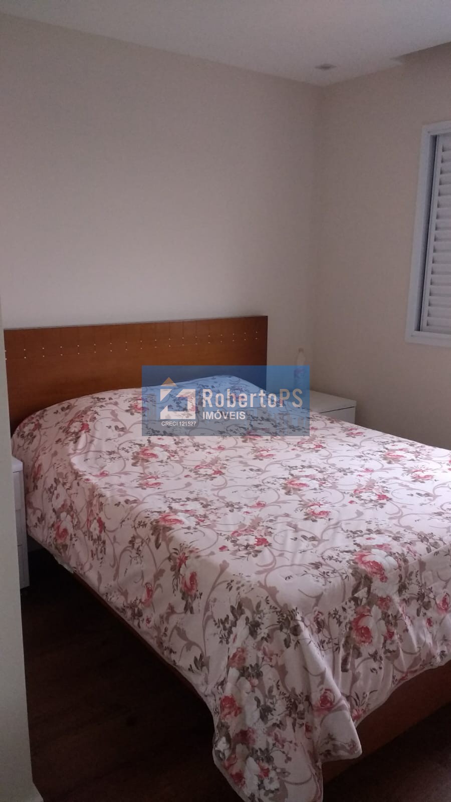 Lindo apartamento com 2 dormitórios e closet no Jardim das Indústrias.
