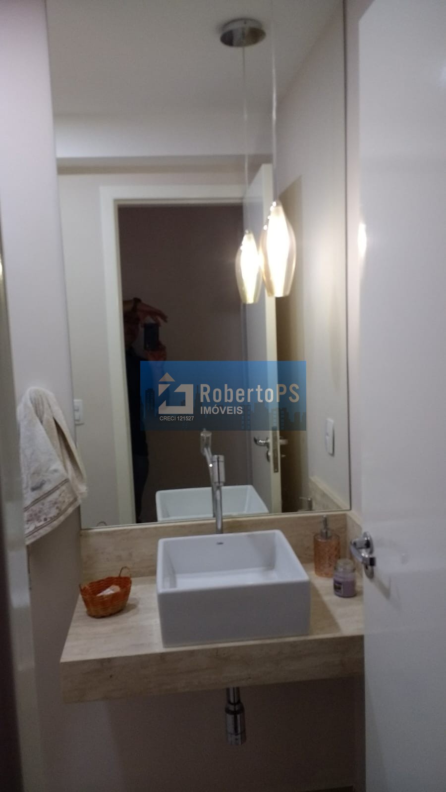 Lindo apartamento com 2 dormitórios e closet no Jardim das Indústrias.