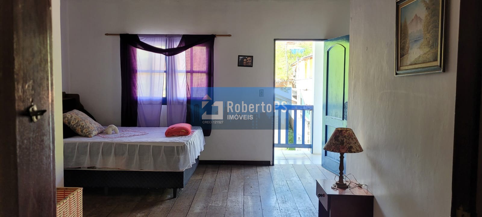Chácara com sobrado e piscina