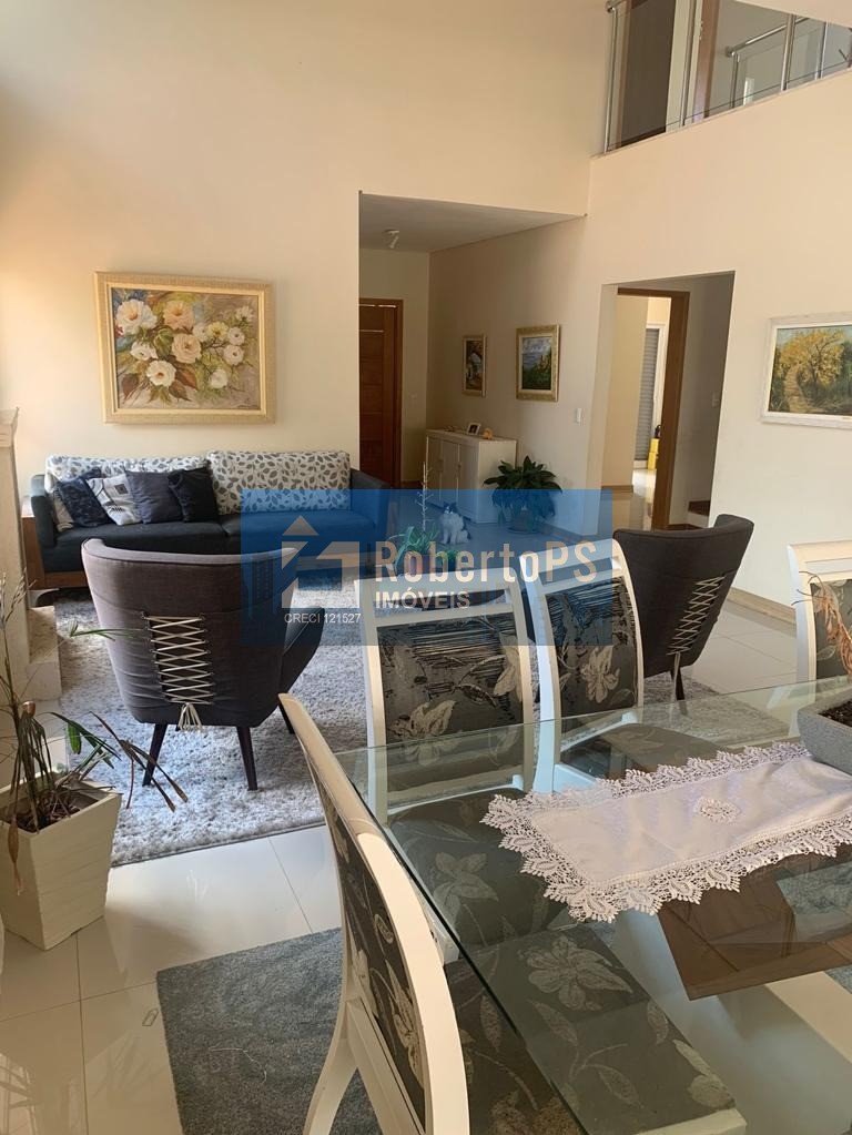 Maravilhosa casa no Residencial Jaguary Urbanova com 4 súites