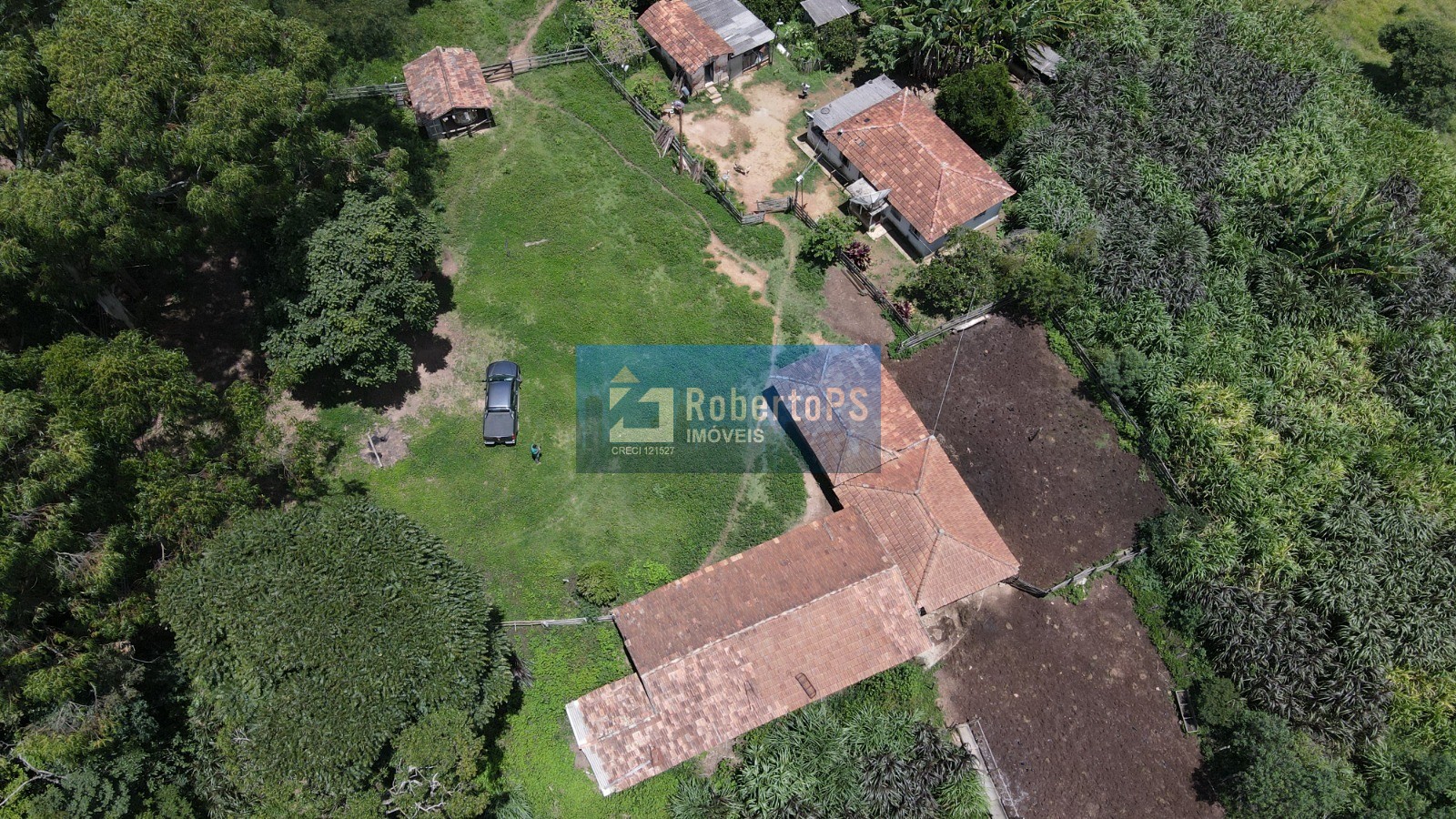 Fazenda à venda no centro de bom jardim de minas-mg: 4 quart