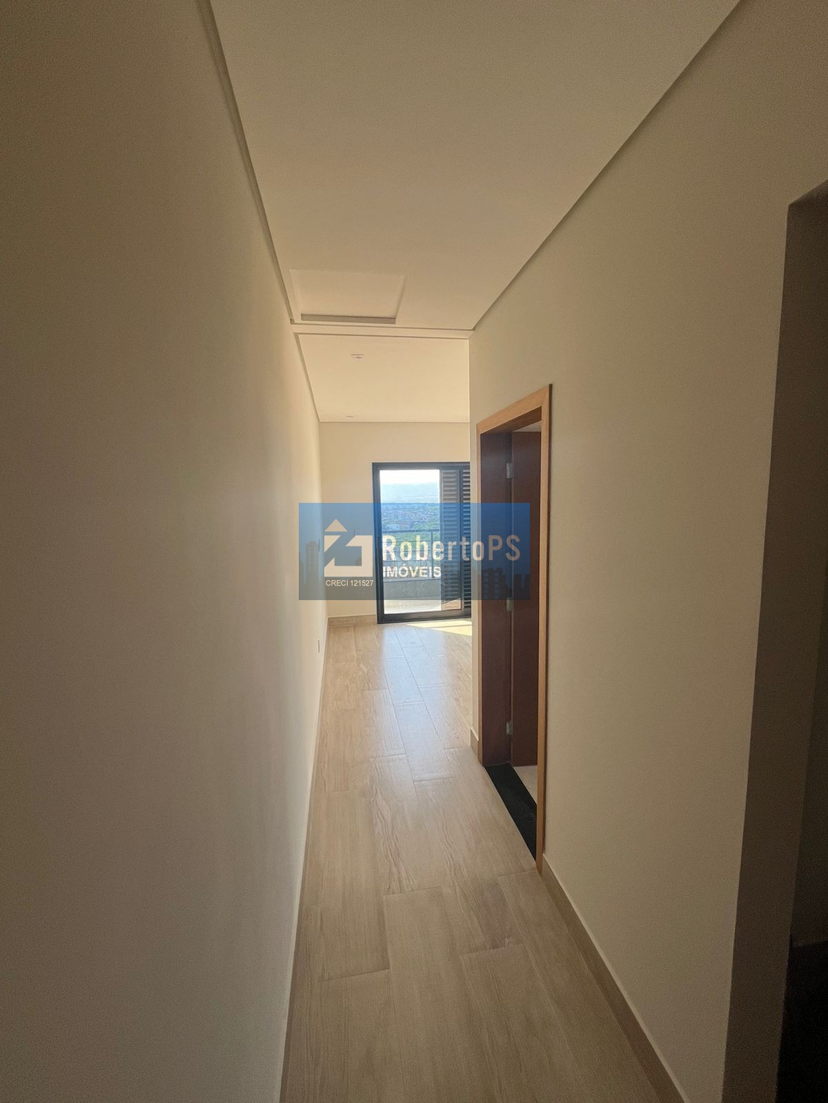 Linda casa à venda em condomínio fechado