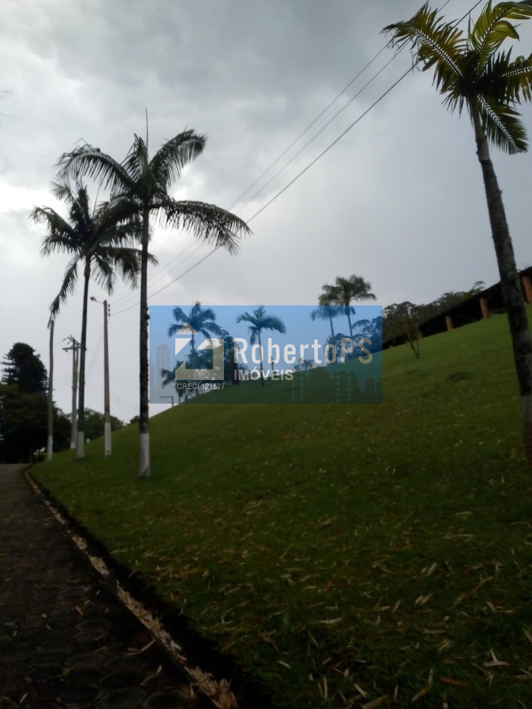 Terreno maravilhoso à venda em condomínio fechado