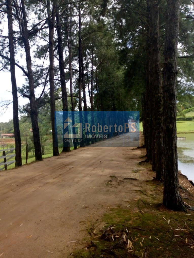 Terreno maravilhoso à venda em condomínio fechado
