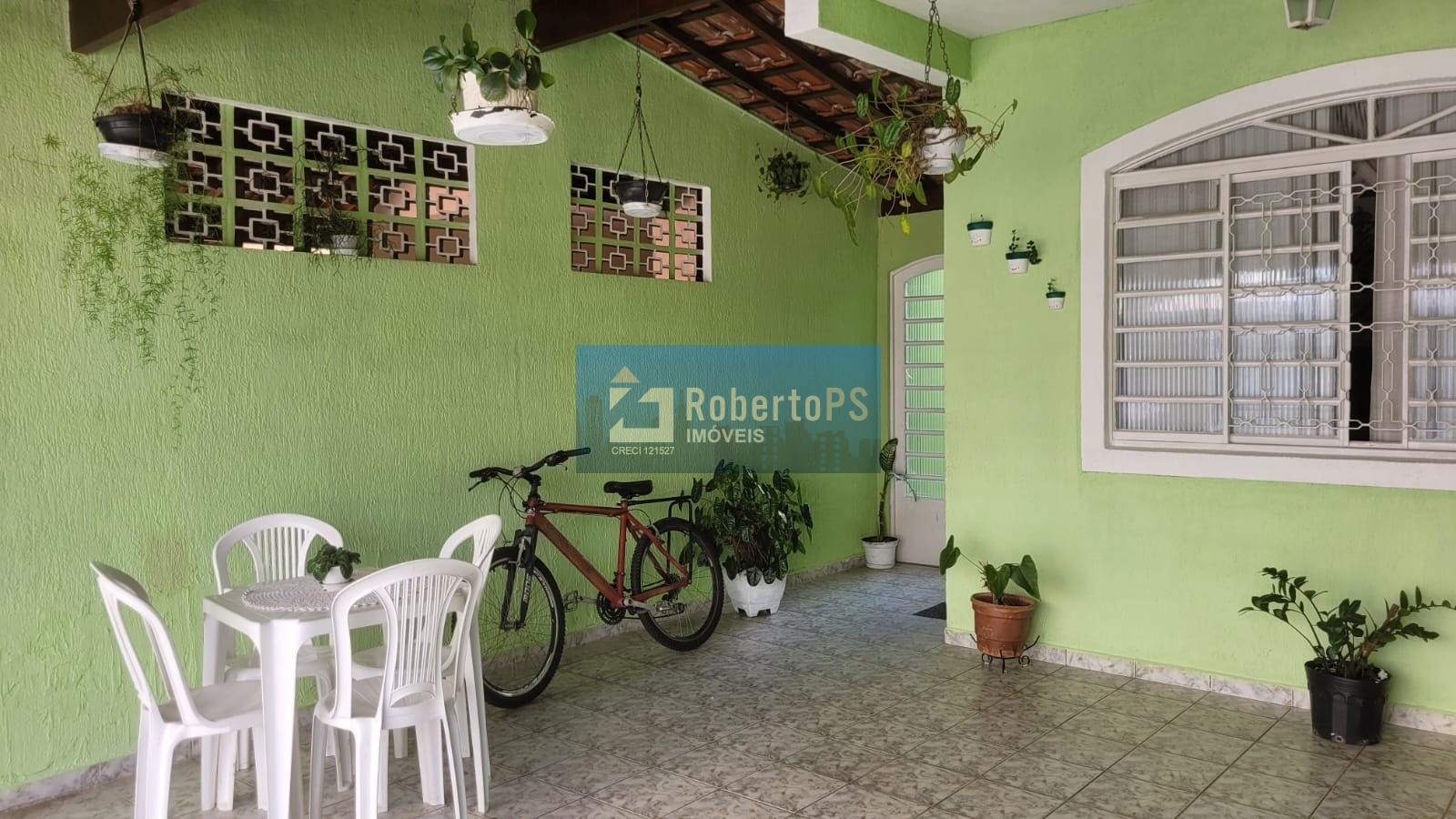 Imperdível oportunidade de adquirir uma casa no Jardim das Indústrias em São José dos Campos-SP com 3 quartos e 148m²!