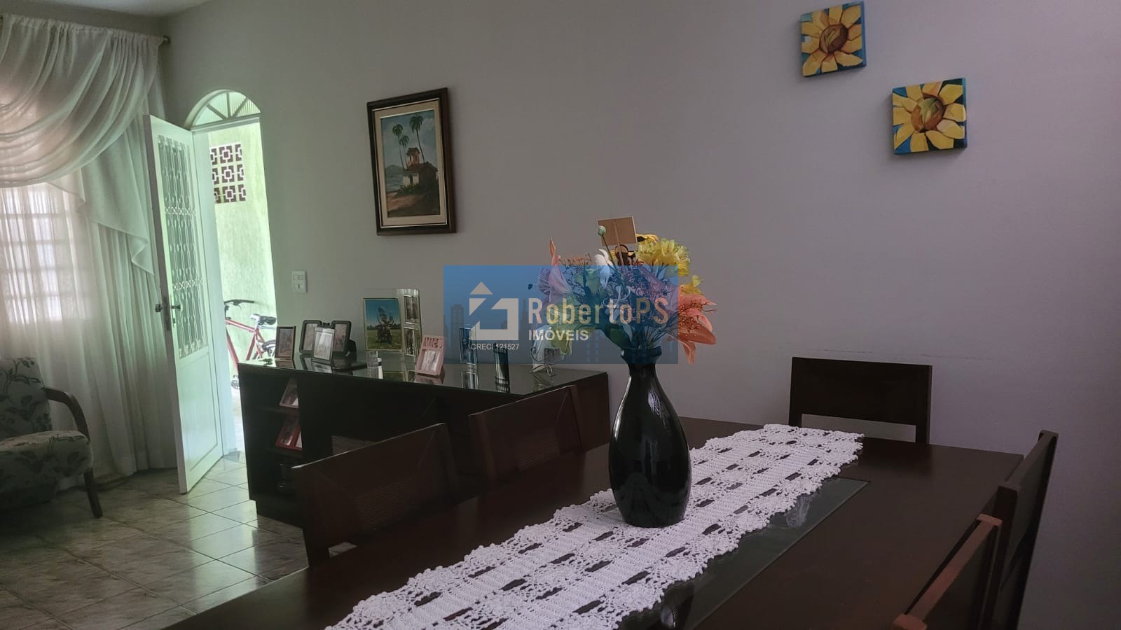 Imperdível oportunidade de adquirir uma casa no Jardim das Indústrias em São José dos Campos-SP com 3 quartos e 148m²!