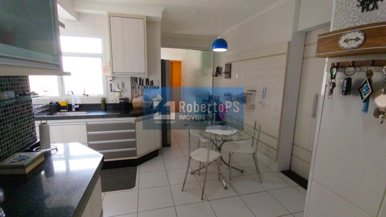 Maravilhoso apartamento com 4 dormitórios, 3 suítes, condomínio clube no Aquarius.