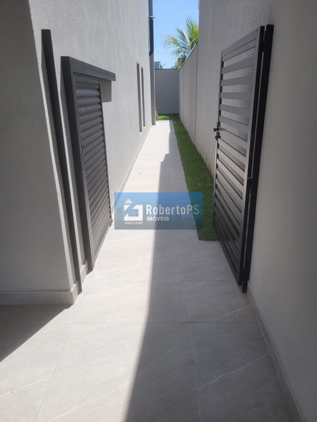 Casa em Condomínio à Venda em Urbanova VII com 244m² de Pura Qualidade!