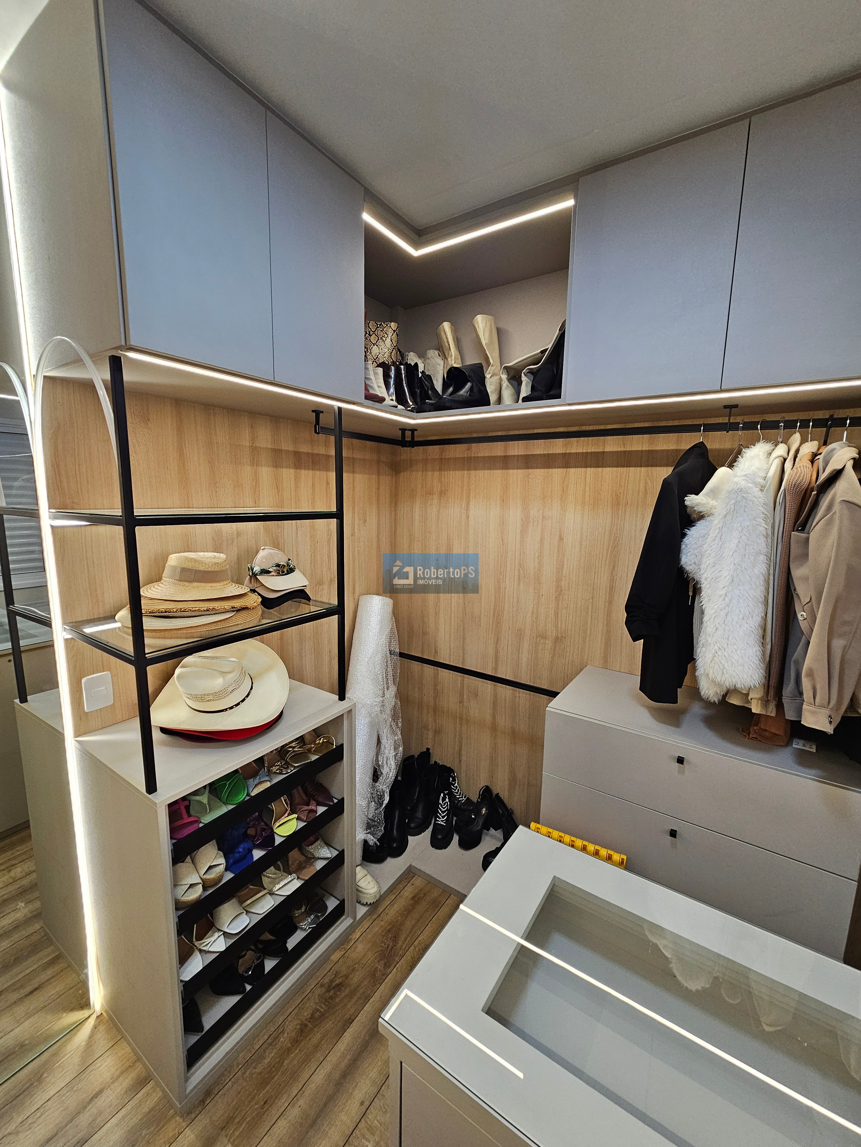 Apartamento de 1 quarto e suíte com vaga de garagem e 67m² n