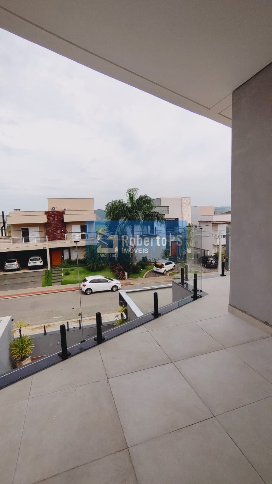 Sobrado condomínio jaguary - estuda permuta